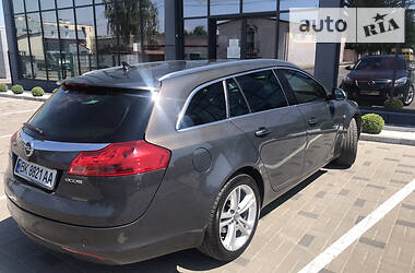 Универсал Opel Insignia 2012 в Ровно