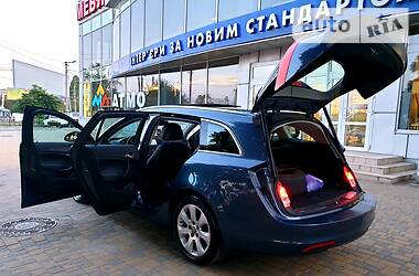 Універсал Opel Insignia 2010 в 