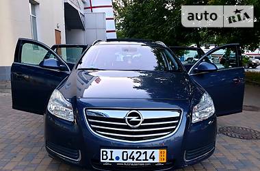 Універсал Opel Insignia 2010 в 