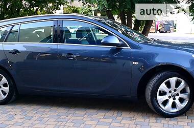 Універсал Opel Insignia 2010 в 