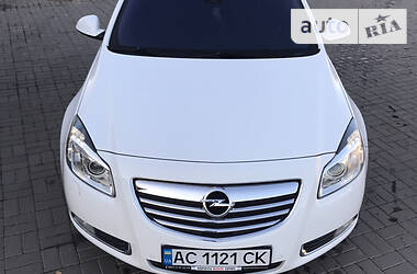 Седан Opel Insignia 2008 в Нововолынске