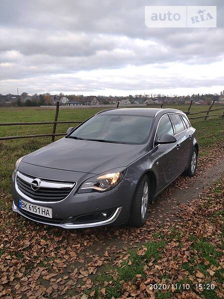 Універсал Opel Insignia 2016 в Острозі