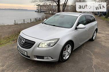 Универсал Opel Insignia 2010 в Днепре