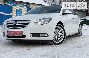 Универсал Opel Insignia 2012 в Ровно