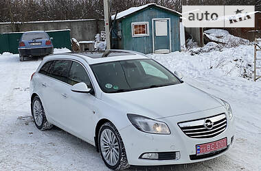 Универсал Opel Insignia 2012 в Ровно