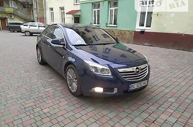 Хэтчбек Opel Insignia 2012 в Золочеве