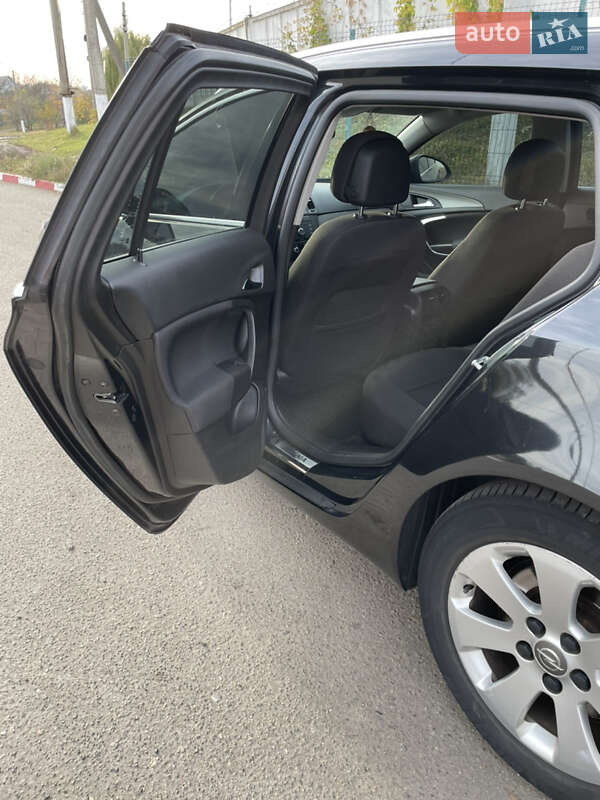 Универсал Opel Insignia 2012 в Тетиеве