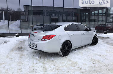 Хэтчбек Opel Insignia 2010 в Львове