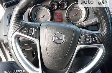 Универсал Opel Insignia 2012 в 