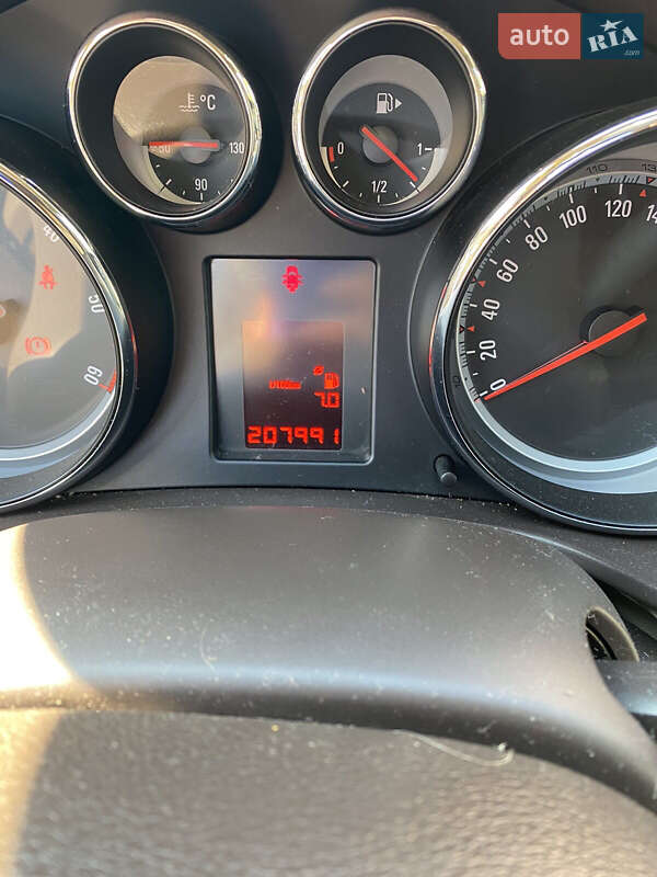 Универсал Opel Insignia 2012 в Бучаче