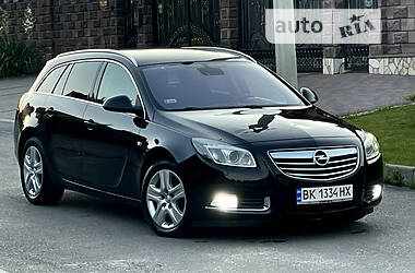 Универсал Opel Insignia 2009 в 