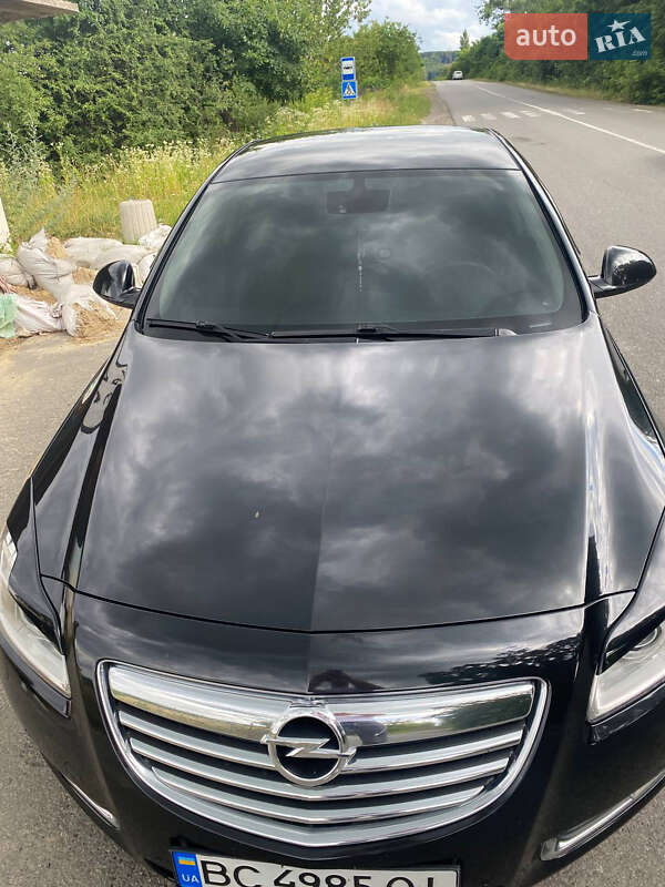 Седан Opel Insignia 2011 в Львові