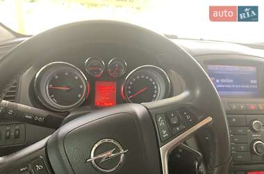 Универсал Opel Insignia 2010 в 