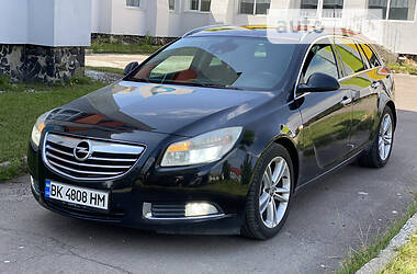 Универсал Opel Insignia 2011 в Костополе