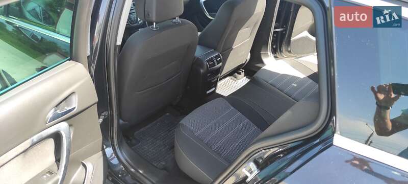 Універсал Opel Insignia 2016 в Дрогобичі