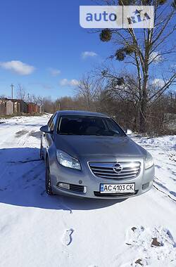 Седан Opel Insignia 2013 в Луцке