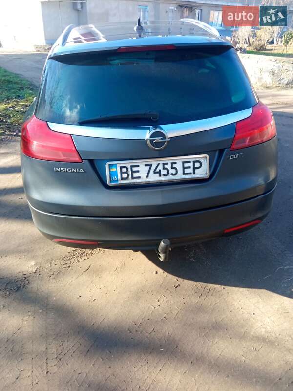 Универсал Opel Insignia 2011 в Вознесенске