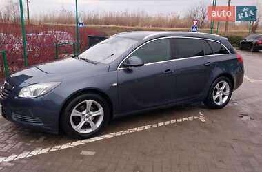 Универсал Opel Insignia 2011 в 