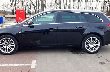 Универсал Opel Insignia 2011 в 