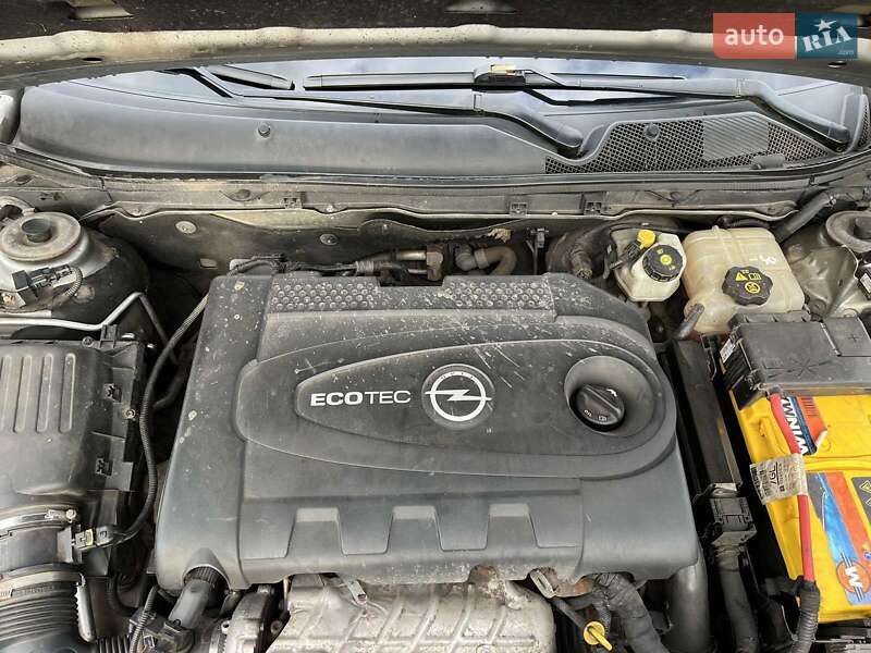Ліфтбек Opel Insignia 2011 в Дніпрі