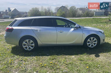 Универсал Opel Insignia 2014 в 