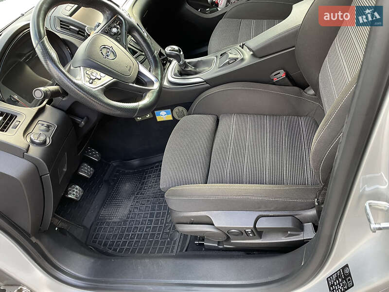 Універсал Opel Insignia 2015 в Києві фото 6 Універсал Opel Insignia 2015 в Києві