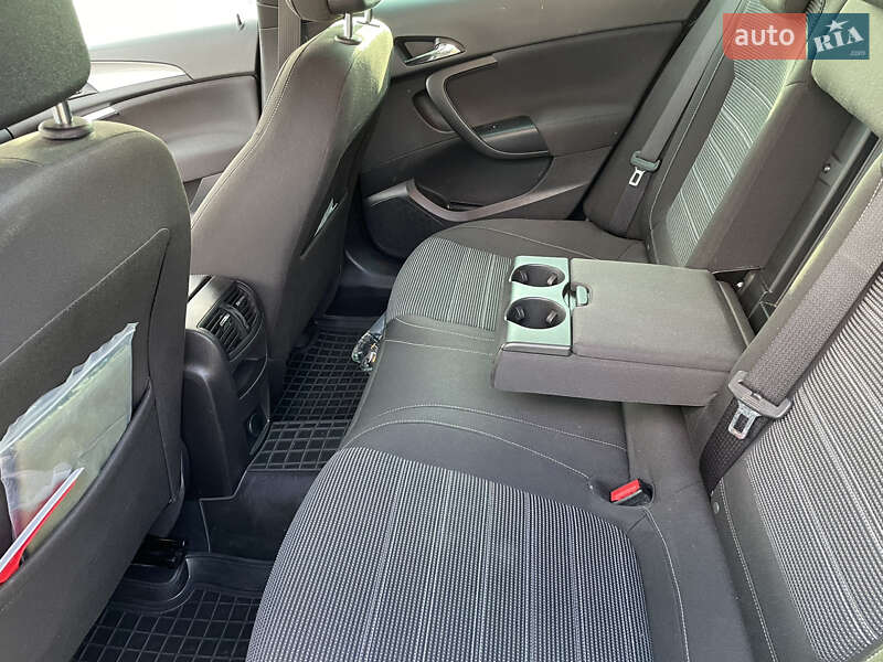 Універсал Opel Insignia 2015 в Києві фото 12 Універсал Opel Insignia 2015 в Києві