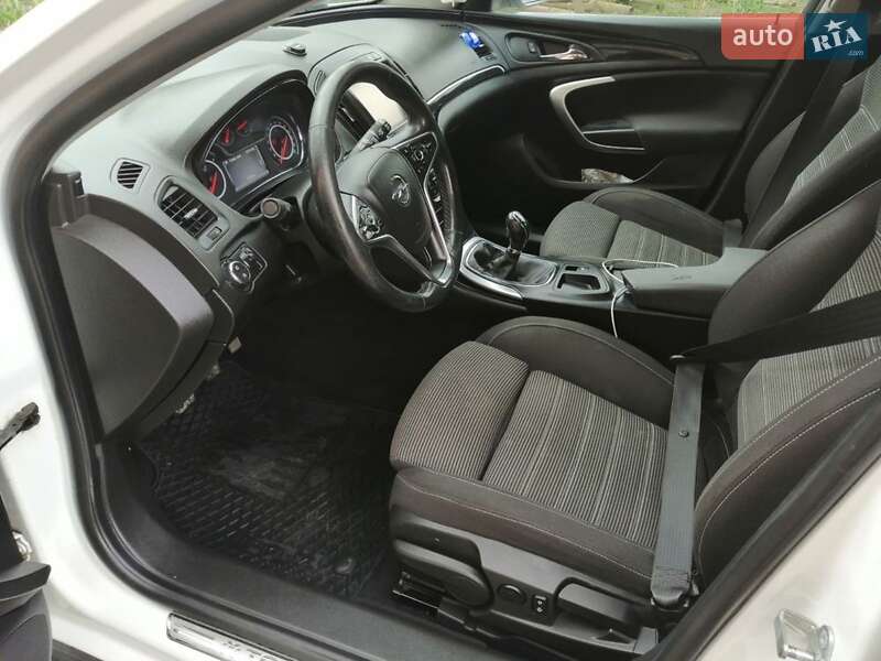 Універсал Opel Insignia 2015 в Івано-Франківську