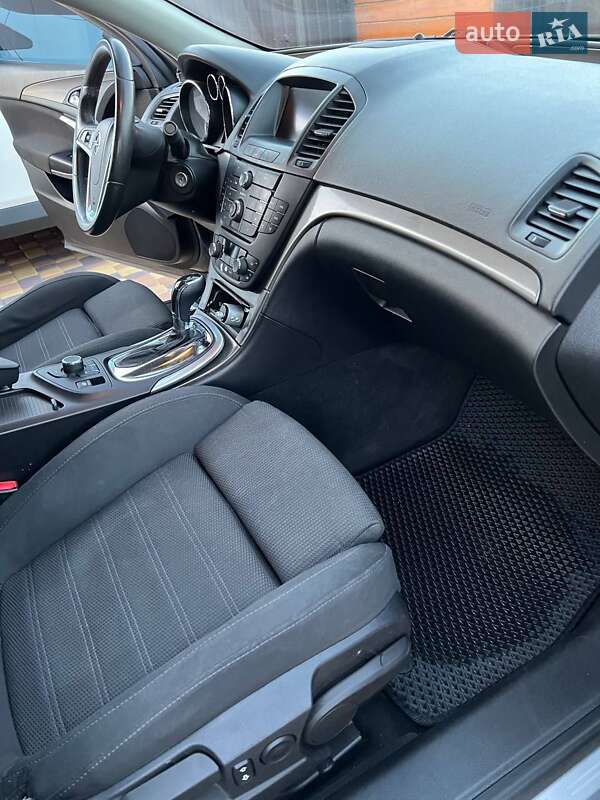 Седан Opel Insignia 2008 в Обухове