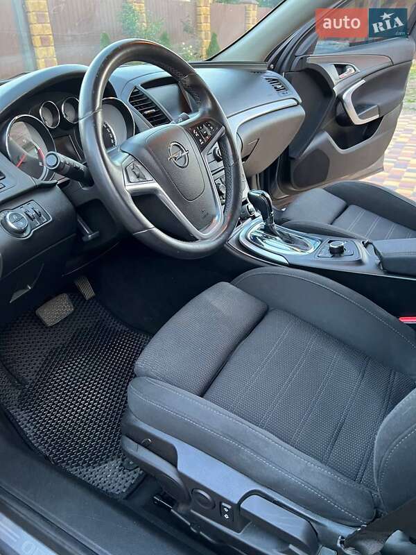 Седан Opel Insignia 2008 в Обухове