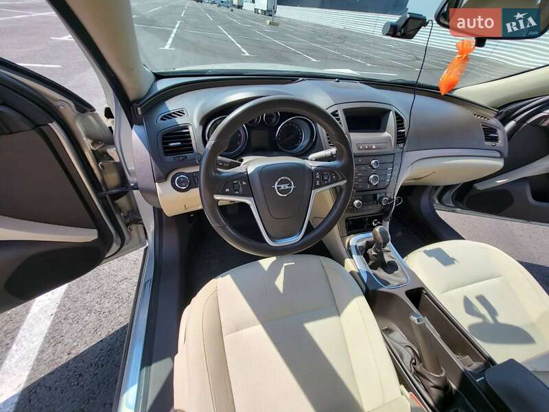 Універсал Opel Insignia 2010 в Львові