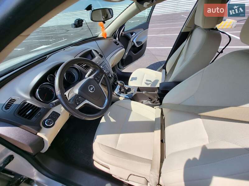 Універсал Opel Insignia 2010 в Львові