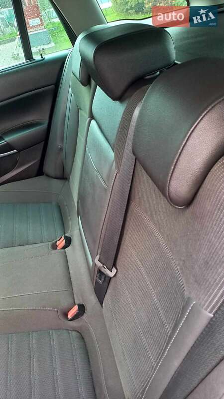 Универсал Opel Insignia 2009 в Волочиске