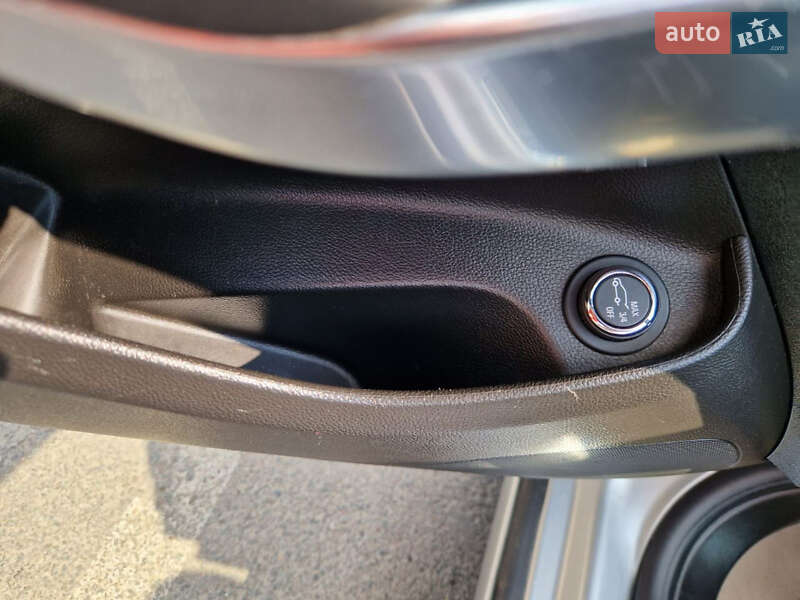 Універсал Opel Insignia 2016 в Нововолинську