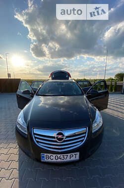Универсал Opel Insignia 2010 в Буске