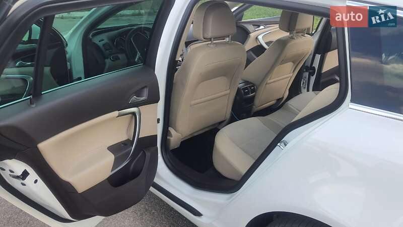 Универсал Opel Insignia 2010 в Малой Виске