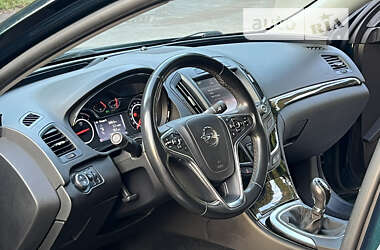 Седан Opel Insignia 2014 в 