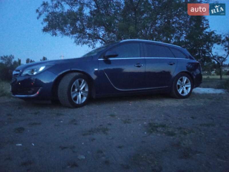 Универсал Opel Insignia 2014 в Киеве