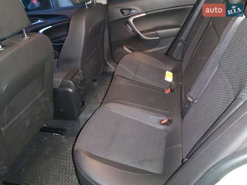 Універсал Opel Insignia 2015 в Хусті