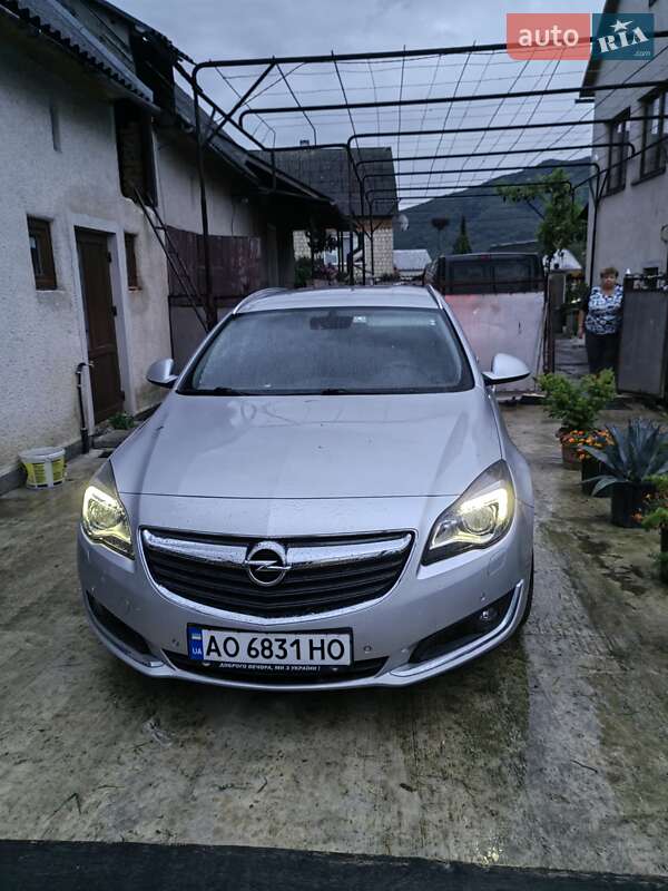 Універсал Opel Insignia 2015 в Хусті