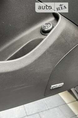 Универсал Opel Insignia 2012 в 
