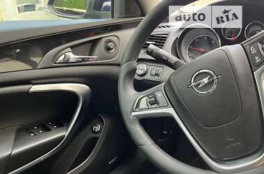 Универсал Opel Insignia 2012 в 
