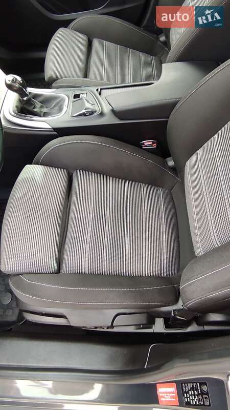 Універсал Opel Insignia 2015 в Івано-Франківську