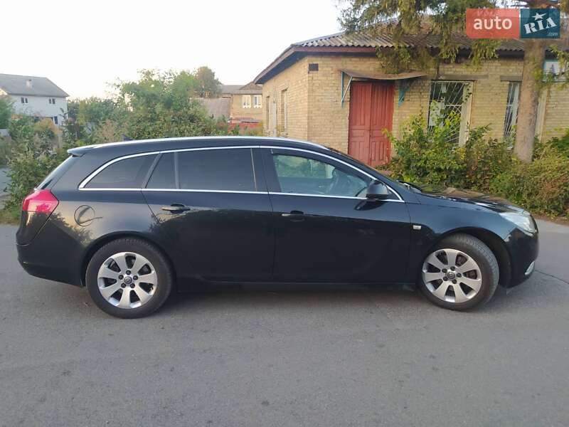 Универсал Opel Insignia 2010 в Киеве