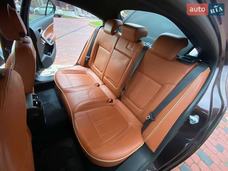 Ліфтбек Opel Insignia 2010 в Івано-Франківську