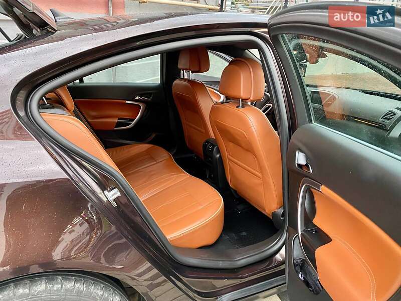 Ліфтбек Opel Insignia 2010 в Івано-Франківську