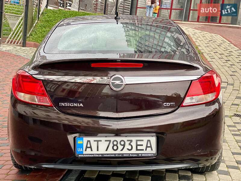 Ліфтбек Opel Insignia 2010 в Івано-Франківську
