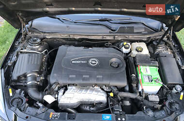 Универсал Opel Insignia 2013 в 