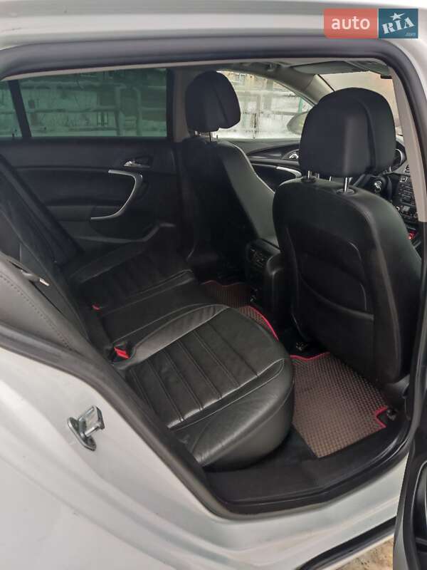 Універсал Opel Insignia 2013 в Полтаві