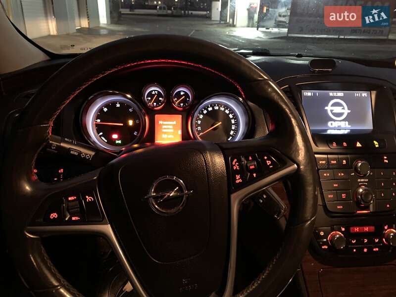 Ліфтбек Opel Insignia 2011 в Нетішині